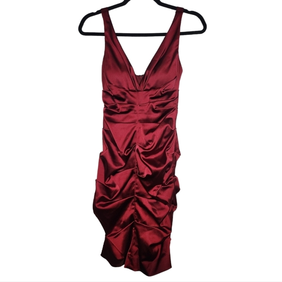 XSCAPE Satine Ruched Burgundy Cocktail Dress Size 4 Holiday Fall Valentines - Picture 2 of 6